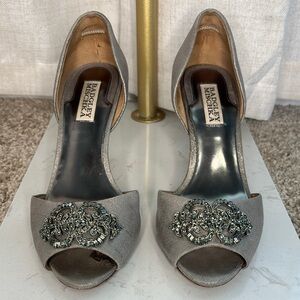 Badgley Mischka Women's Gray Peep-Toe Heels